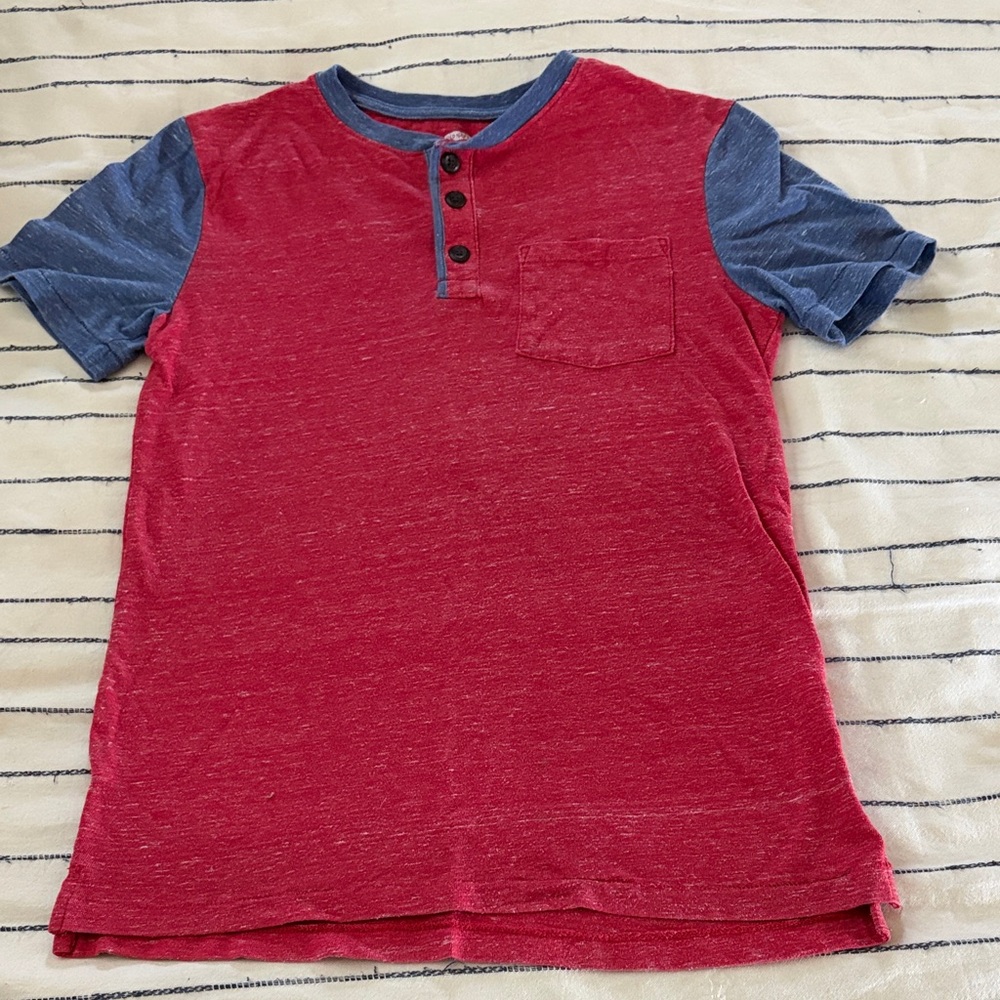 Old Navy Red and Blue Kids Tee